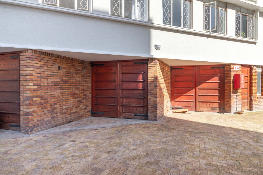 To Let 3 Bedroom Property for Rent in Gardens Western Cape